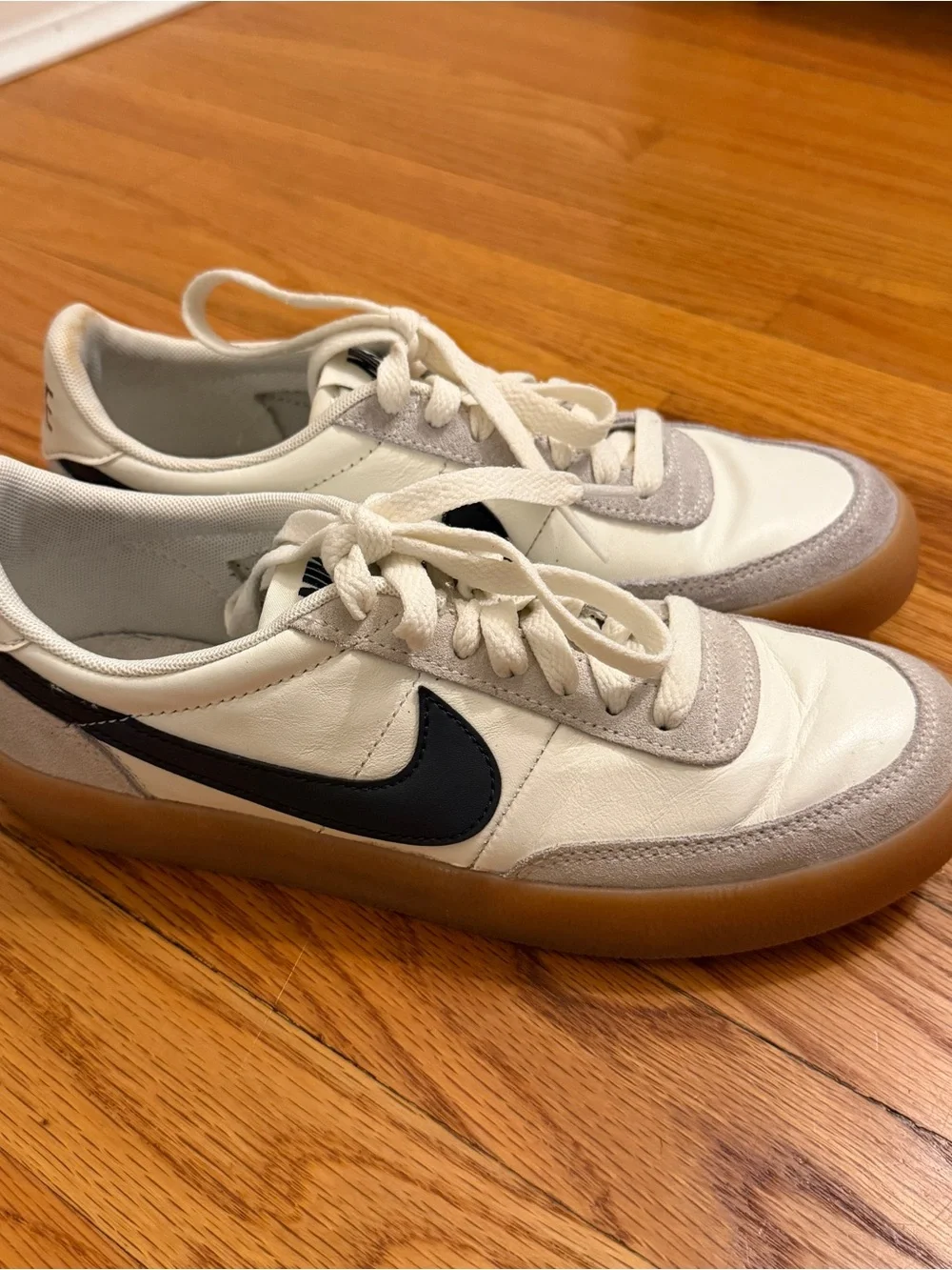 Nike Killshot White Leather Sneakers with Black Swoosh and Gum Sole 7.5 Women